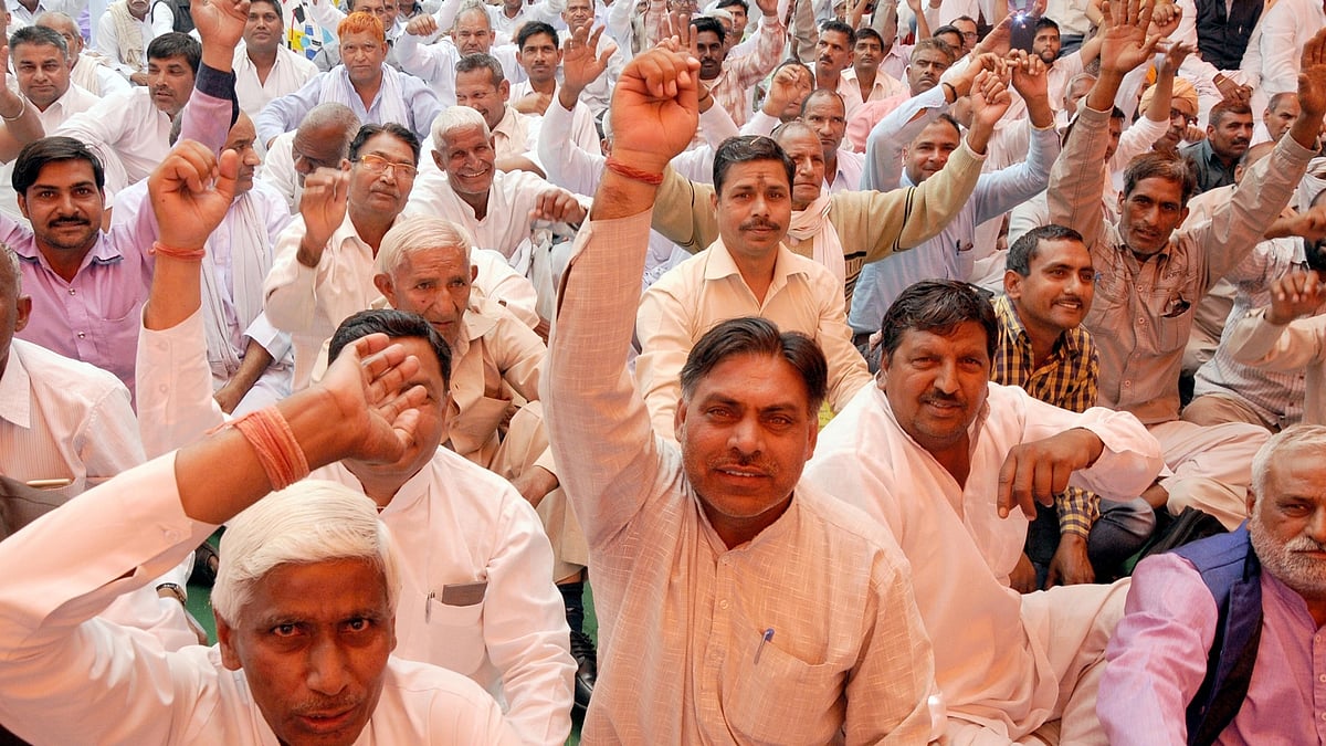 Non-Jats of Haryana stage a demonstration to press for their demands in New Delhi on March 28, 2016. (Photo: IANS) 