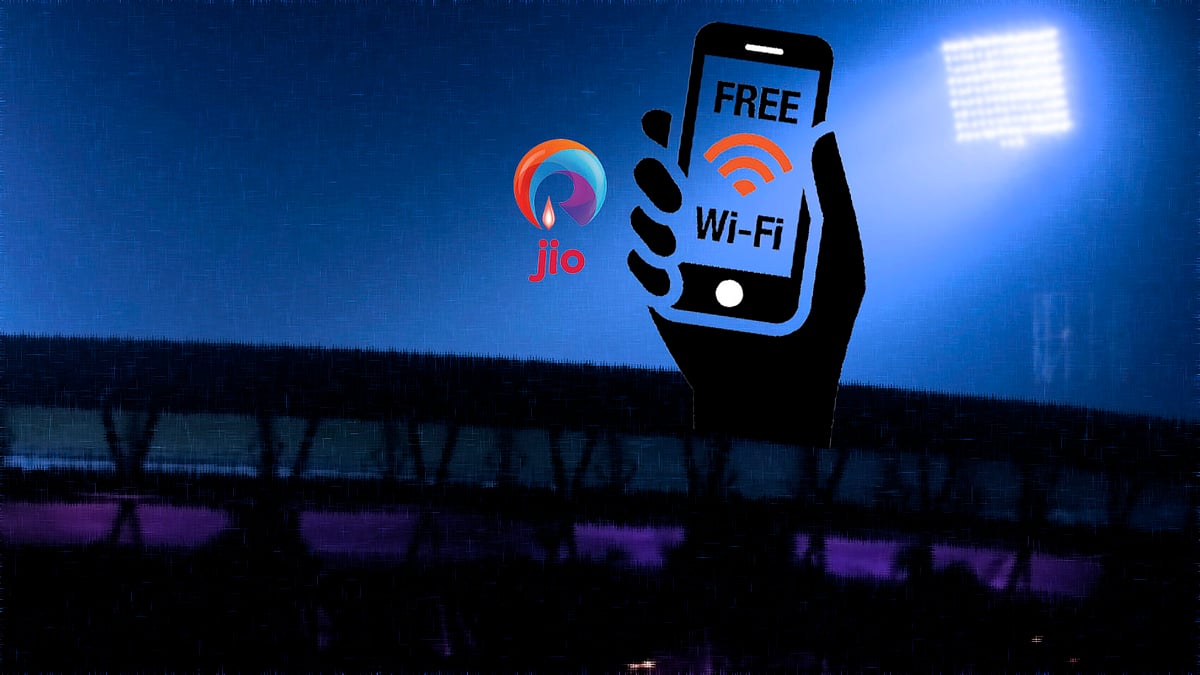Reliance is gearing up to offer its Jio 4G service to users in India. (Photo: <b>The Quint</b>)