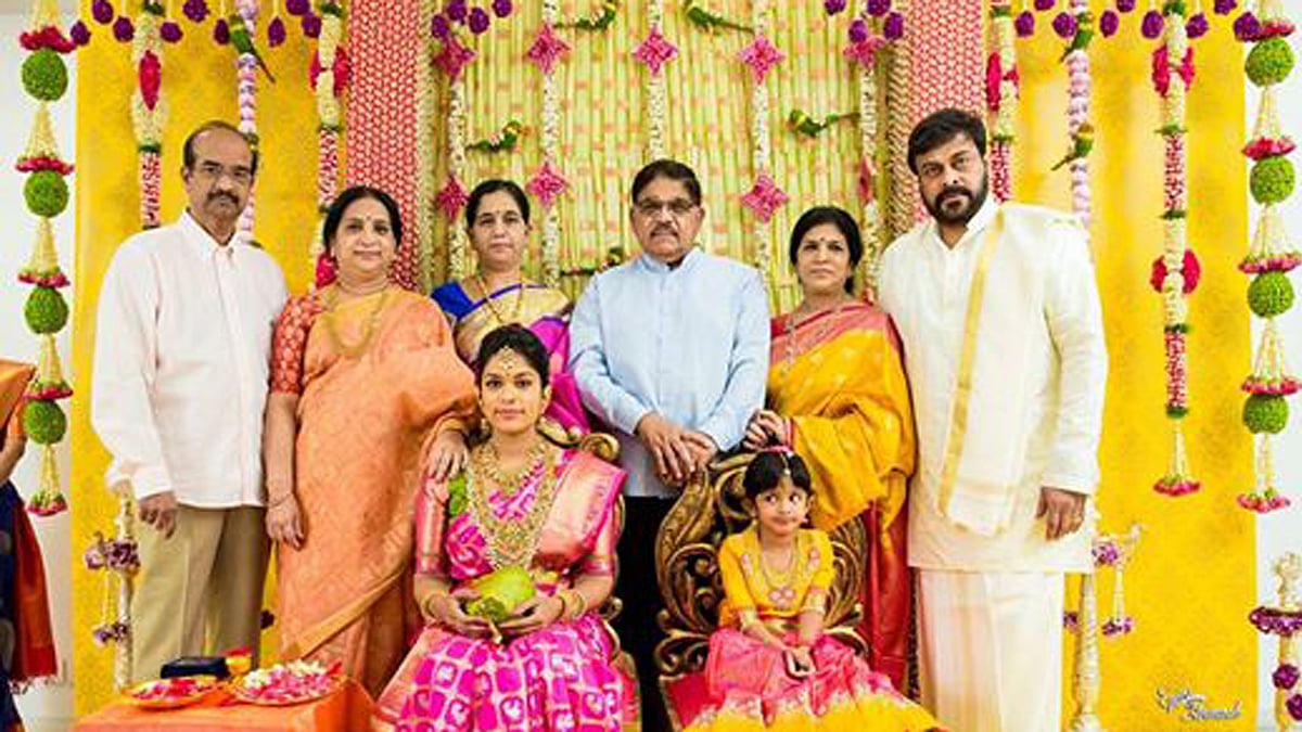 Telugu megastar Chiranjeevi’s daughter Srija Konidela get married. (Photo Courtesy: Facebook/<a href="https://www.facebook.com/ragalahari/photos/a.1381756845183529.1073754524.184390464920179/1381756908516856/?type=3&amp;theater">Ragalahari</a>)
