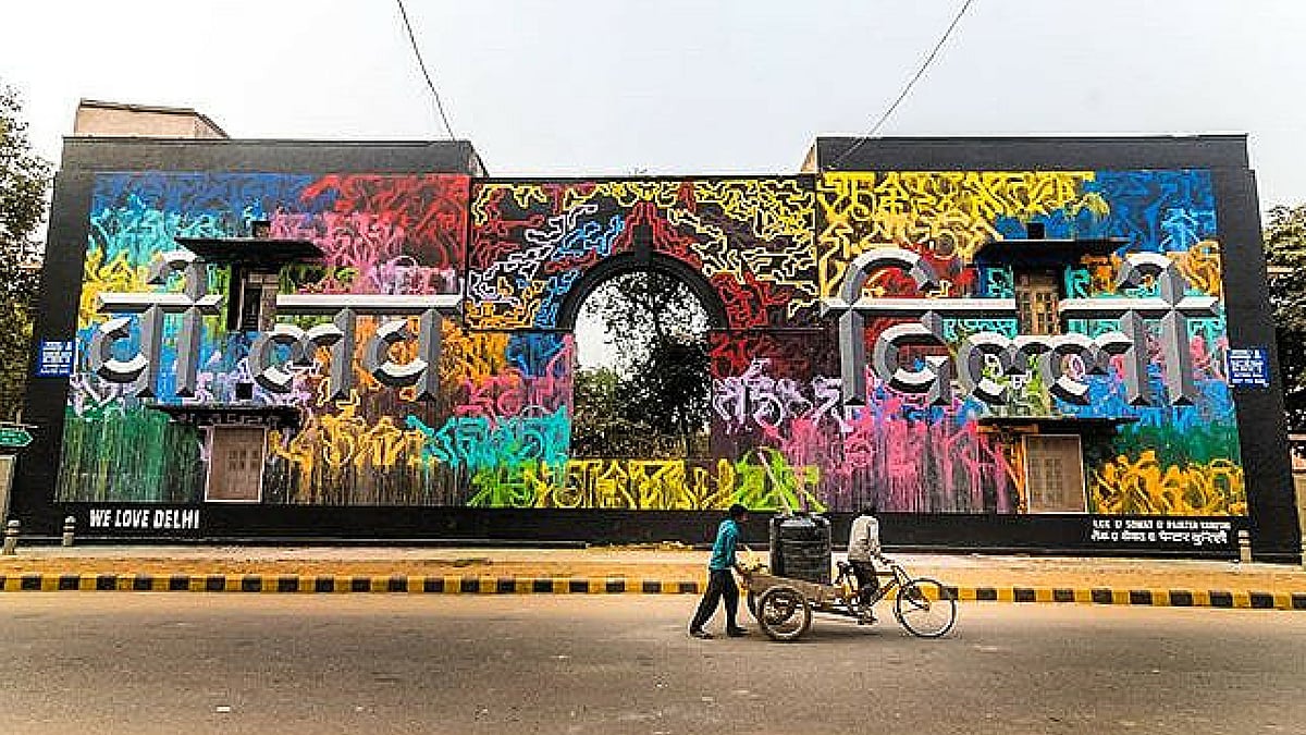 A collaborative piece by French artists Lek and Sowat and Indian hand type artist and artistic director of ‘st+art India’, Hanif Kureshi. (Photo Courte: St+Art India’s <a href="https://www.instagram.com/startindia/">Instagram</a>)