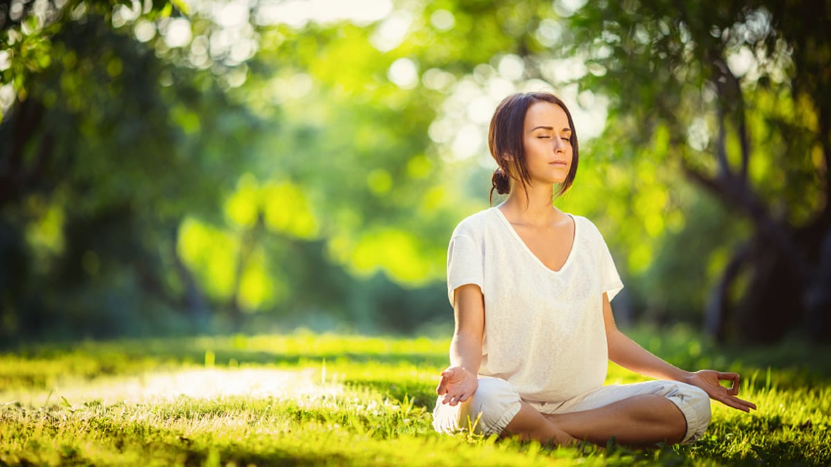 A pranayama series can help you ward off air pollution. (Photo: iStockphoto)