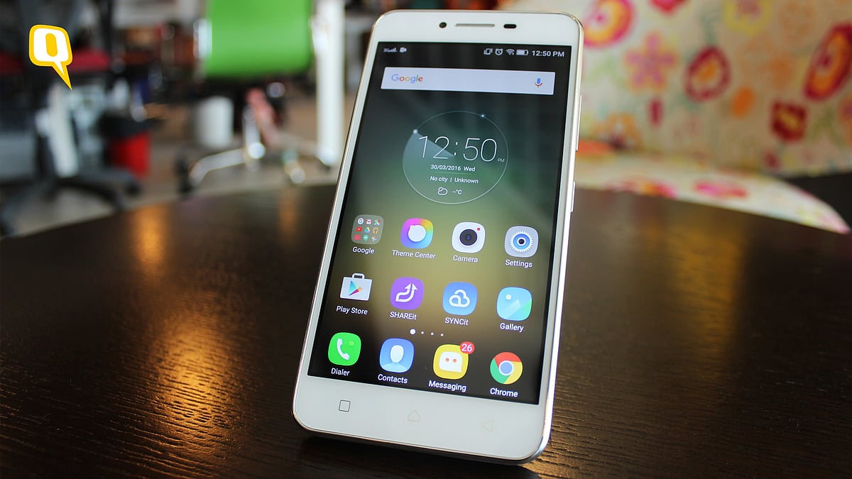 Lenovo K5 Plus offers a premium looking 4G smartphone at an affordable price point (Photo: Aaqib Raza Khan/<b>The Quint</b>)