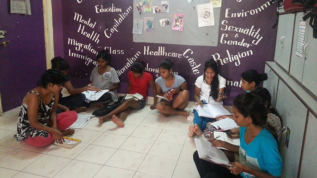 Robin Chaurasiya’s <i>krantikaris</i> attending one of their daily classes. (Photo courtesy: <a href="https://www.facebook.com/kranti.india/photos_stream?ref=page_internal">Kranti NGO/Facebook</a>)