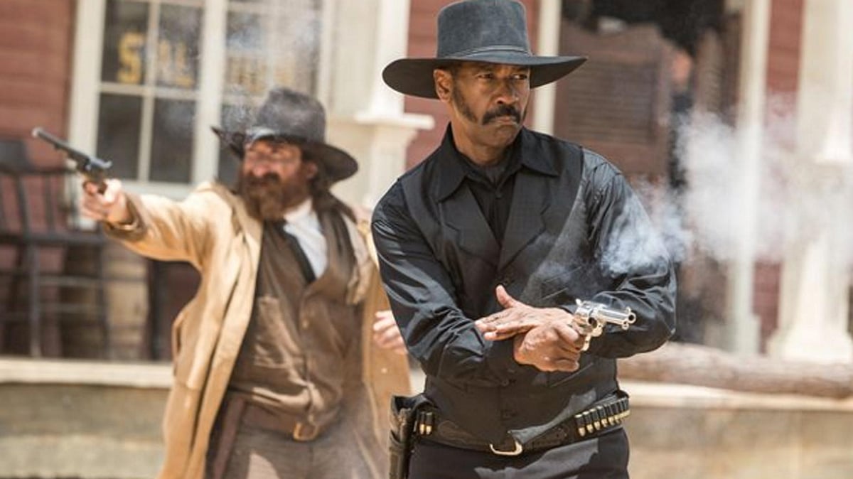 Denzel Washington in a still from<i> The Magnificient Seven.</i>
