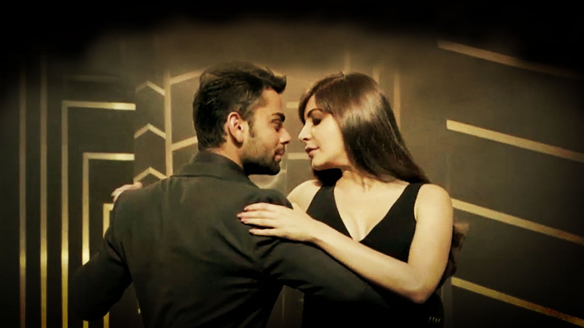Virat Kohli and Anushka Sharma are very much in lurrrvvee. (Photo courtesy: YouTube screengrab)