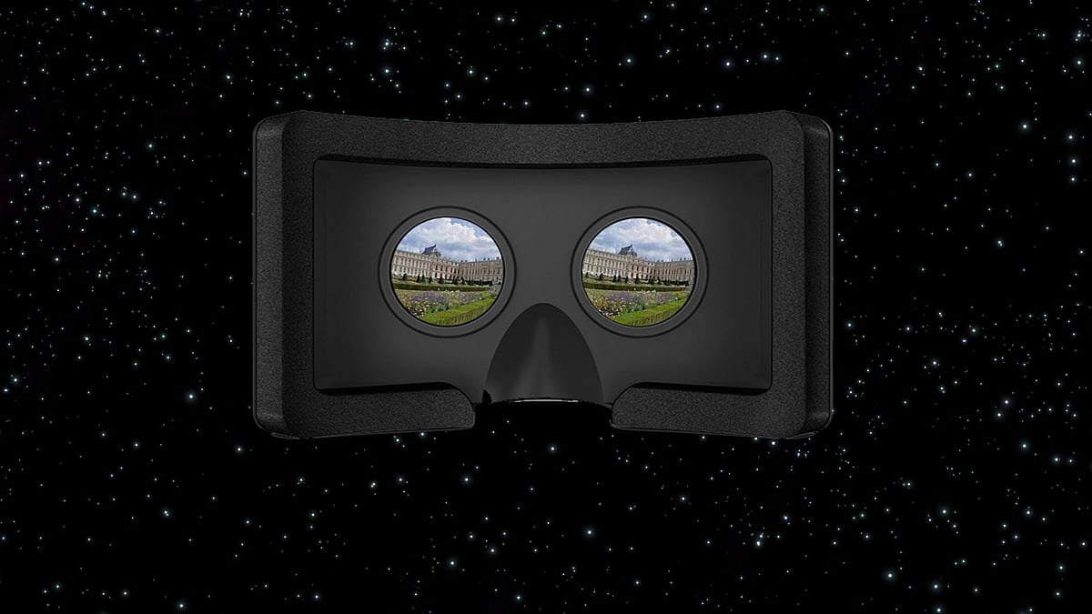 The Karbonn Quattro L52 offers built-in support for VR viewing. (Photo: The Quint)