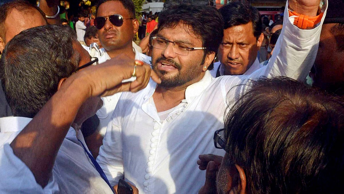 Minister of State for Urban Development Babul Supriyo in front of a polling station during 3rd phase of assembly polls in Kolkata on Thursday, 21 April 2016. (Photo: PTI)