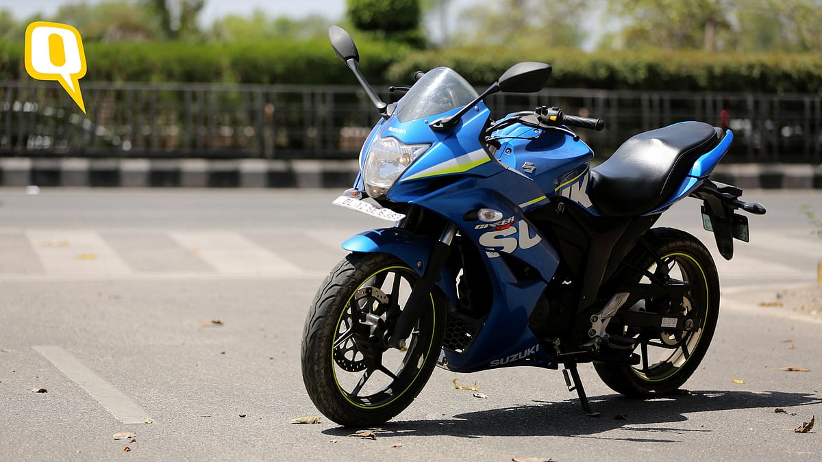 The Suzuki Gixxer SF. (Photo: Siddharth Safaya/<b>The Quint</b>)