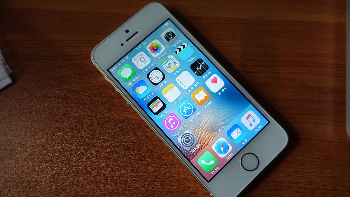 Apple iPhone SE. (Photo Courtesy: Twitter/<i><a href="https://twitter.com/2shar">@2shar</a>)</i>