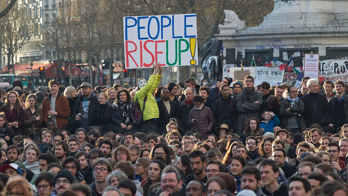 People gather on the Place de la Republique in Paris, France, 8 April 2016. (Photo: AP)