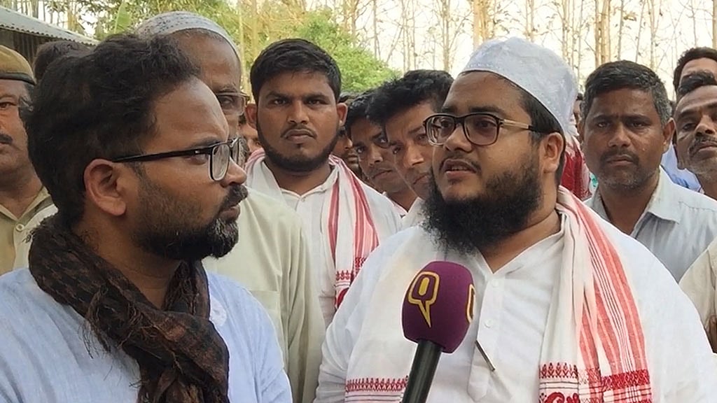 <b>The Quint</b> in conversation with Aiduf’s Abdur Rahman. (Photo: <b>The Quint)</b>