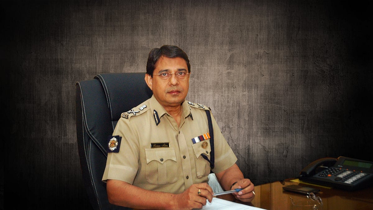 In poll season, EC sends a strong message by issuing marching orders to Kolkata CP, Rajeev Kumar and appointing Soumen Mitra.