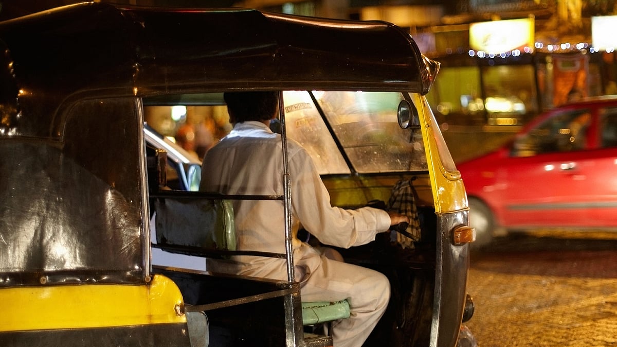 He forced Asmi Shah (30) out of his auto for being fat and she posted the story on Twitter. (Photo: iStockphotos)