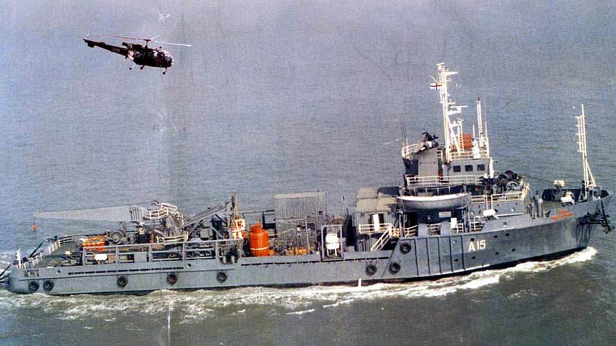 INS Nireekshak of Indian Navy. (Photo Courtesy: <a href="http://www.indiannavy.nic.in/content/diving-support-ship-nireekshak">Indian Navy</a>)