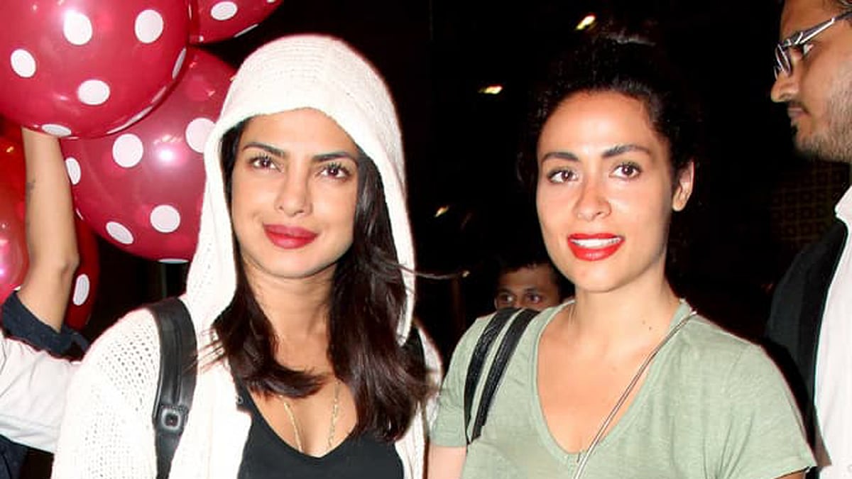 Priyanka poses with Yasmine Al Massri (Photo: Yogen Shah)