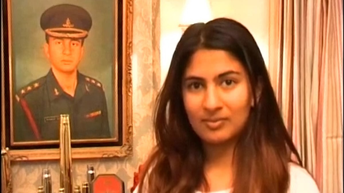 Gurmehar Kaur explains the objective behind the video. (Photo: ANI Screengrab)