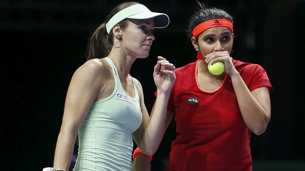 File photo of Martina Hingis (L) and Sania Mirza (R). (Photo: AP)