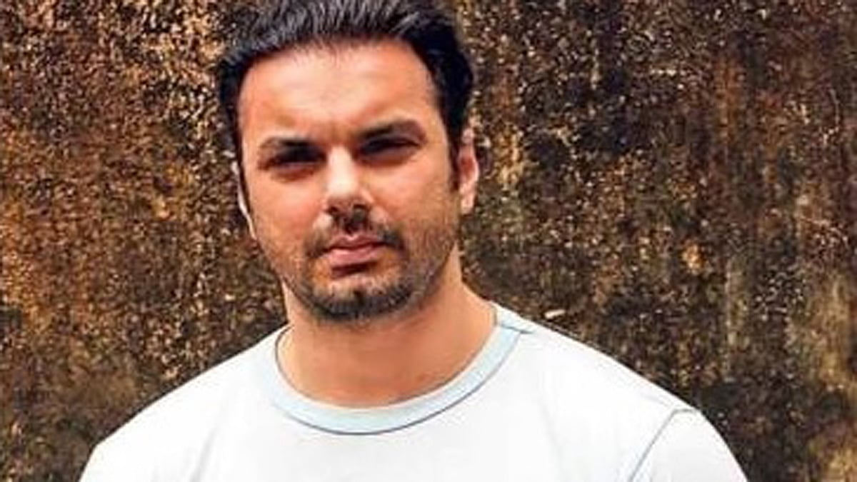 Sohail Khan gets angry for being bombarded with questions about Salman Khan and his rumoured girlfriend Iulia Vantur (Photo: Twitter)