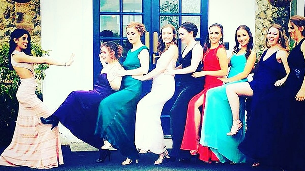 Navya Naveli celebrates with friends on her graduation day (Photo: Instagram)