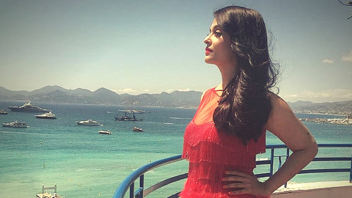 Aishwarya Rai Bachchan, maybe you should think about retirement. (Photo courtesy: <a href="https://www.instagram.com/icannesbylorealparis/">instagram.com/icannesbylorealparis</a>)