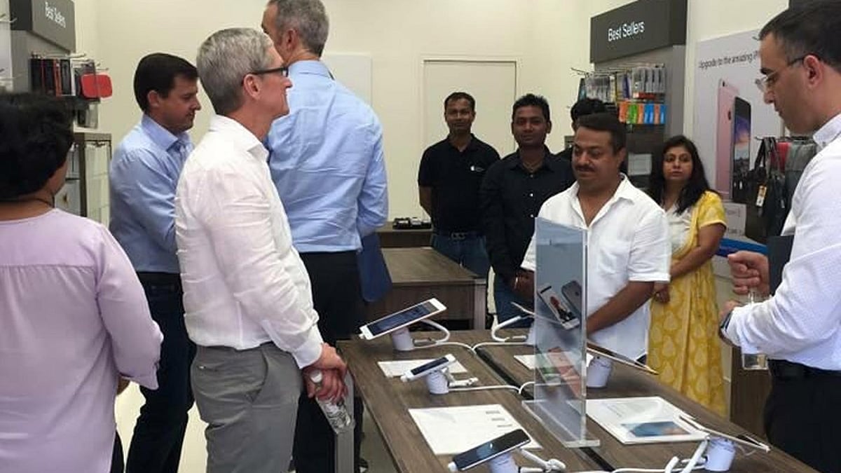 Apple CEO Tim Cook at an Apple store in Gurgaon on 20 May 2016. (Photo: IANS)