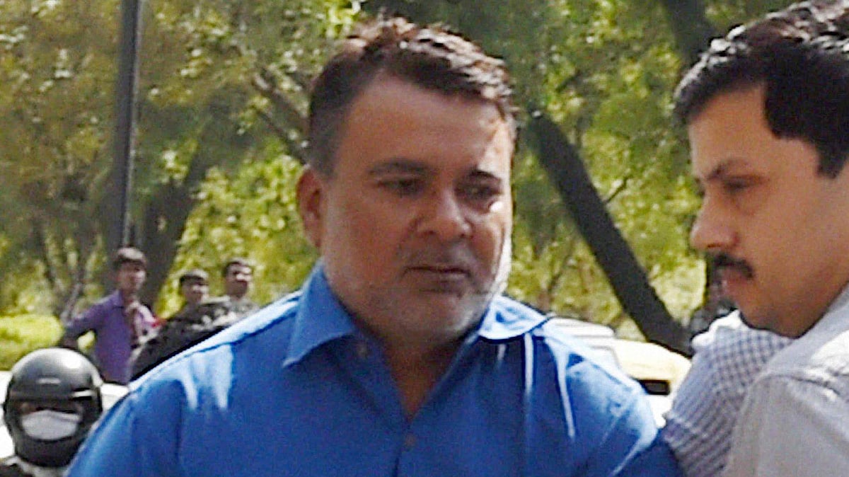 Home Ministry Under Secretary Anand Joshi being produced by CBI in Patiala House Court in New Delhi under corruption charges on Monday, 16 May 2016. (Photo: PTI)
