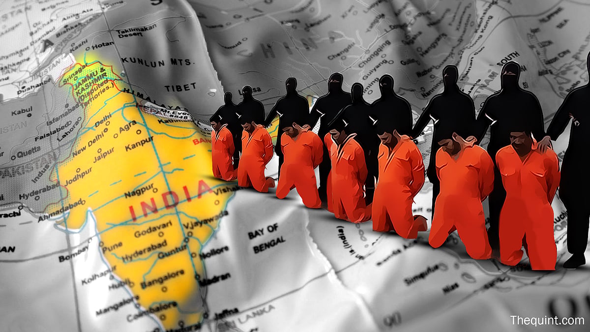 As of now, not more than 25 Indians have joined ISIS in Syria as foreign fighters. (Photo: Agencies/Altered by <b>The Quint)</b>