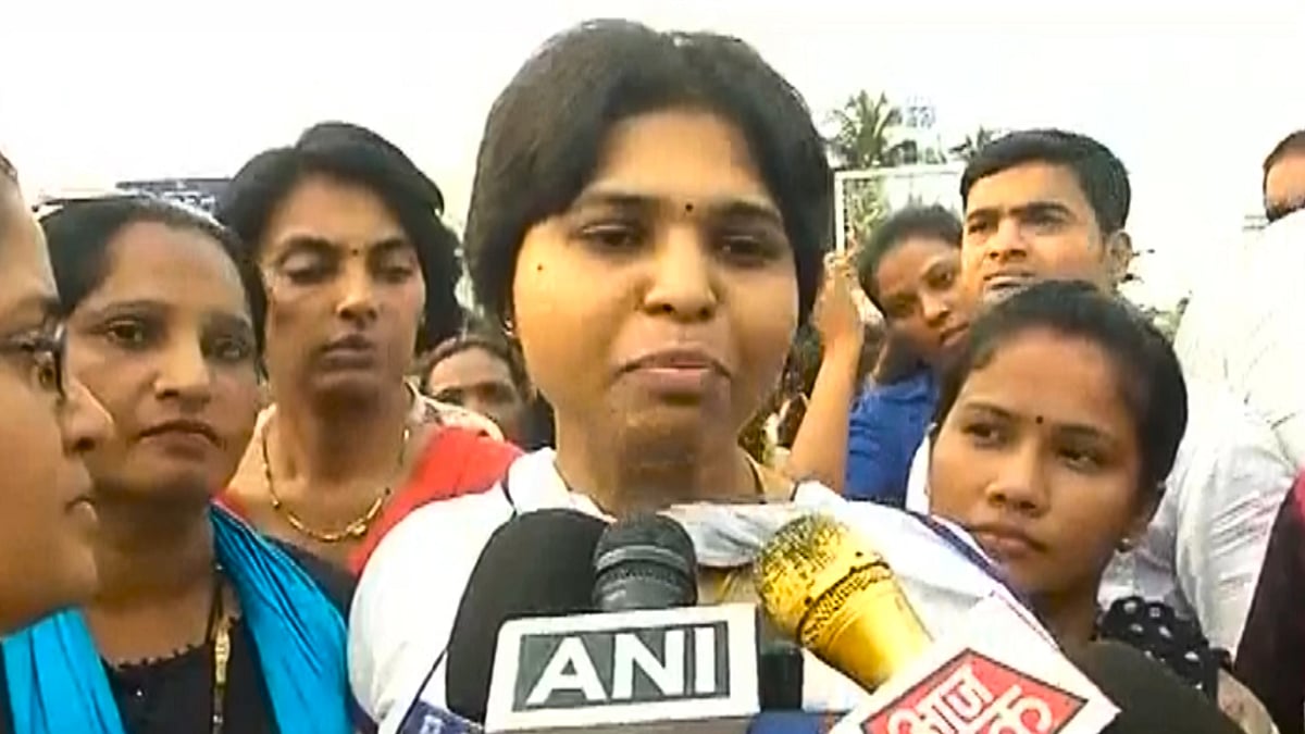 Trupti Desai entered the Haji Ali dargah in Mumbai on 12 May. (Photo: ANI Screengrab)