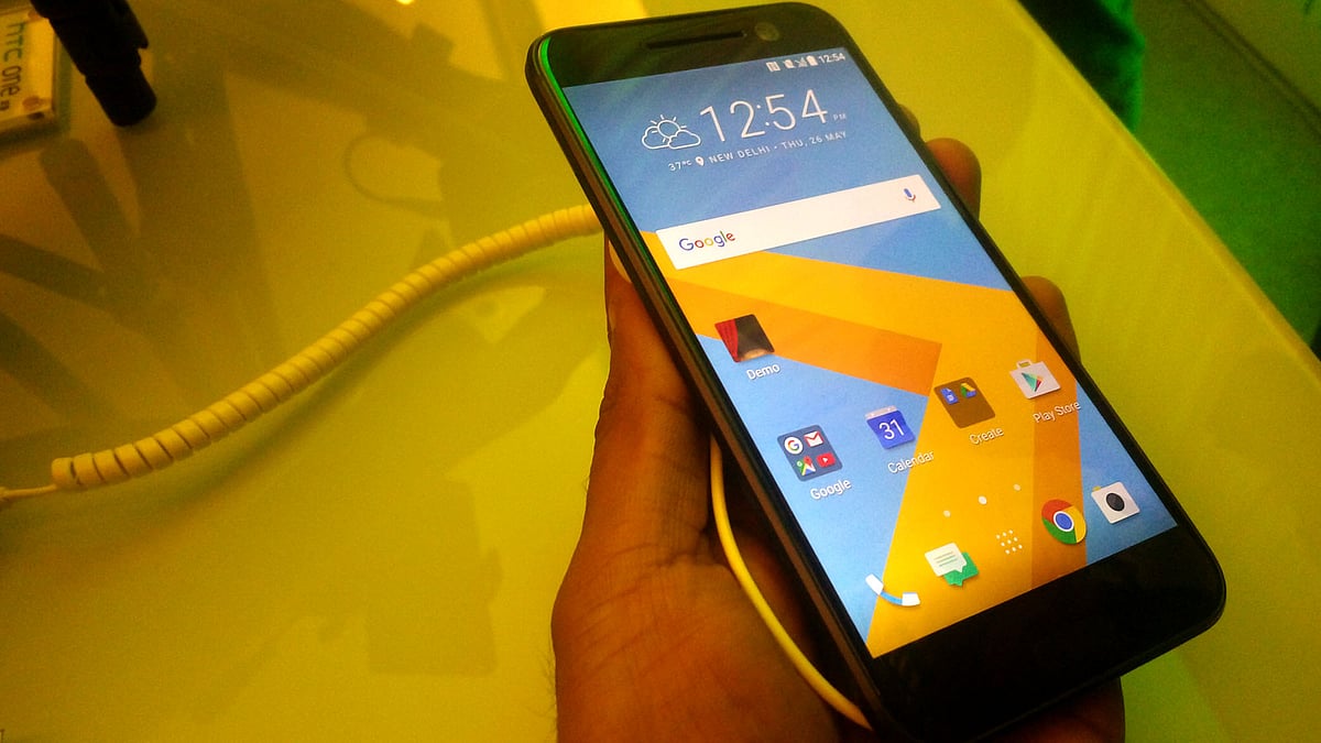 HTC 10 is a flagship smartphone. (Photo: <b>The Quint</b>)
