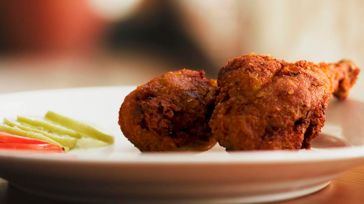 <i>Ek chicken tangdi ki keemat tum kya jaano</i>? (Photo: The Quint)