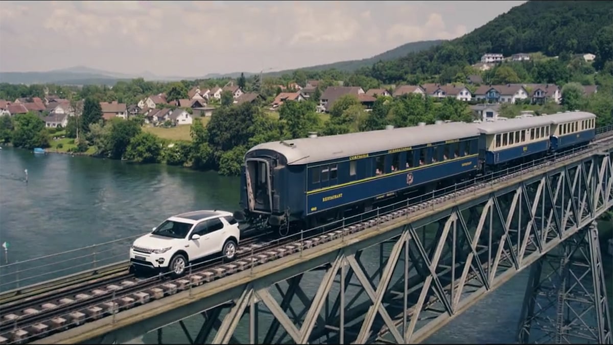 Land Rover Discovery Sport does the unthinkable. (Photo Courtesy: Land Rover/<a href="https://www.facebook.com/LandRoverIndia/?fref=nf">Facebook</a>)