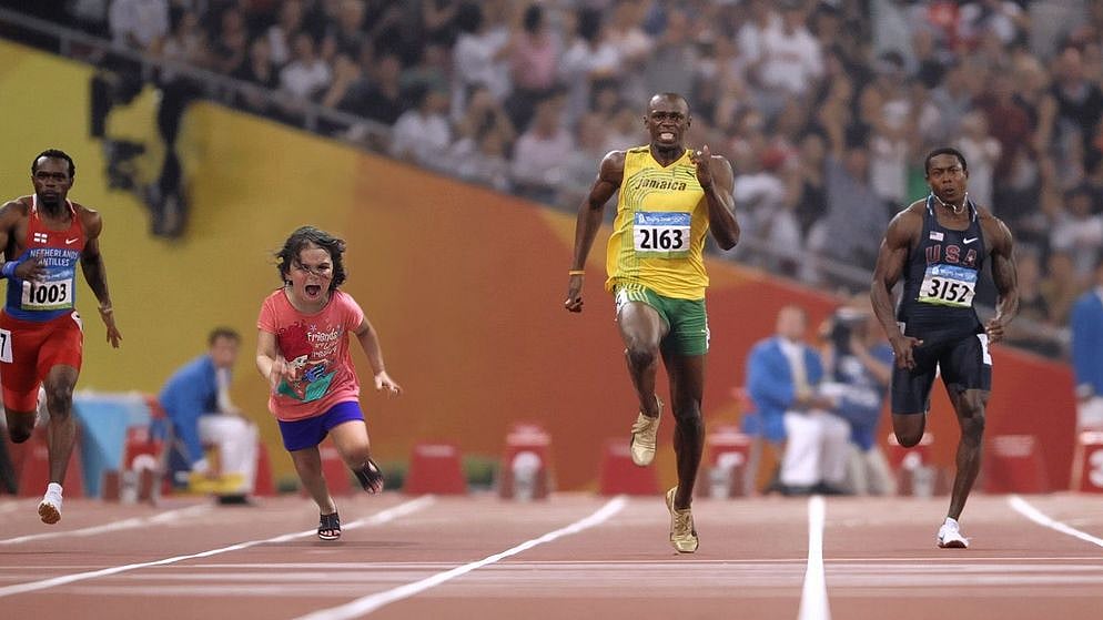 The photograph led to an intense Photoshop battle. (Photo Courtesy: Reddit/chase447)