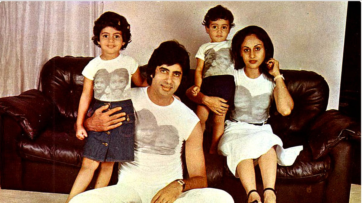The Bachchans, a family photograph (Photo: Twitter/MosesSapir)