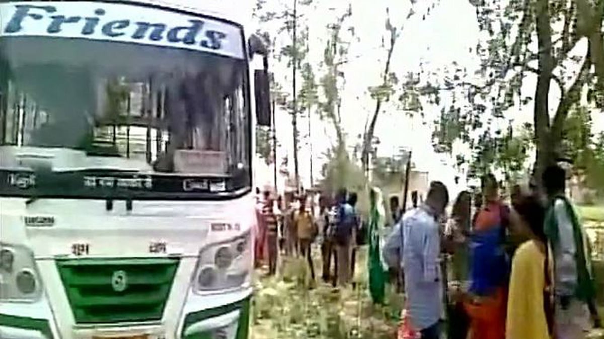Two injured in an explosion on a private bus in Haryana. (Photo Courtesy: <a href="https://twitter.com/ANI_news/status/740074561081729024">Twitter/ANI_news</a>)