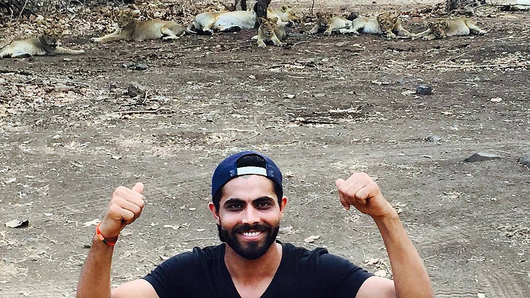 Ravindra Jadeja posted this picture on Facebook with the caption – “Family photo... having good time in sasan(gir)“. (Photo: <a href="https://www.facebook.com/ImRavindraJadeja/photos/a.198082163713034.1073741828.197378997116684/550957051758875/?type=3&theater">Facebook</a>)