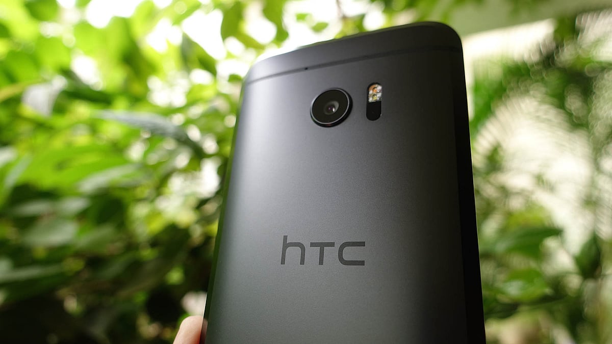 HTC 10. (Photo: <b>The Quint</b>/<a href="https://twitter.com/2shar">@2shar</a>)
