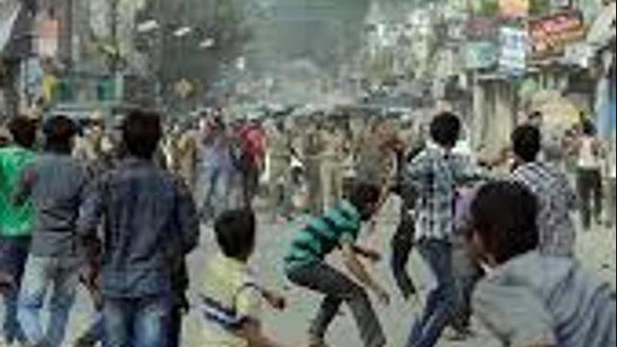 Police officials said that the situation remained tense but under control. (Photo Courtesy: Twitter/<a href="https://twitter.com/rsikh">@rsikh</a>)<a href="https://twitter.com/rsikh"></a>