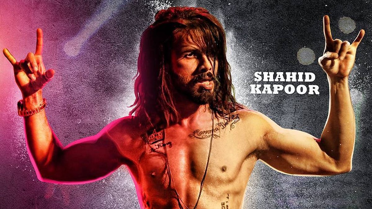 Shahid Kapoor on the poster of <i>Udta Punjab&nbsp;</i>