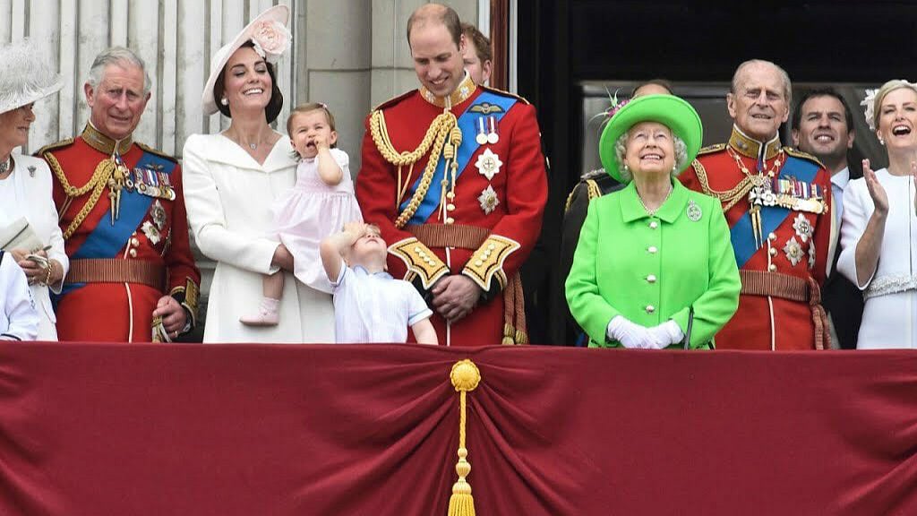 The royal family got together for Trooping the Colour. (Photo: Twitter/<a href="https://twitter.com/search?q=%23QueenElizabeth&amp;src=tyah">thetimewasthen</a>)