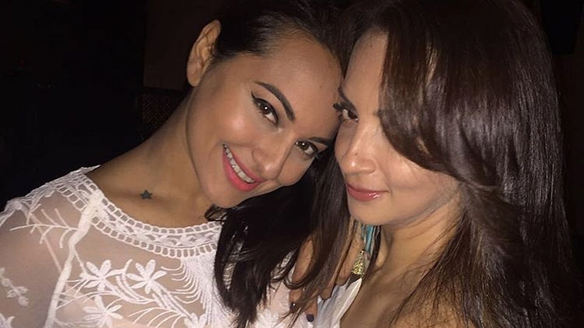 Sonakshi Sinha with Seema Khan at her birthday bash (Photo: Instagram)