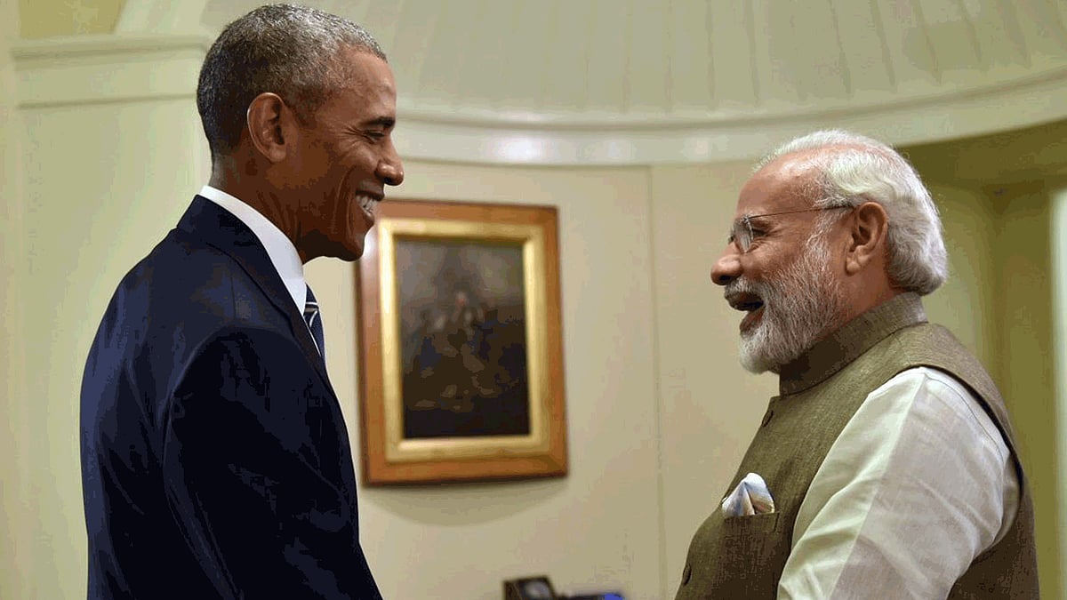 US President Barack Obama and Narendra Modi greeting each other. (Photo Courtesy: Twitter/<a href="https://twitter.com/PMOIndia/status/740212897129725954">@PMOIndia</a>)