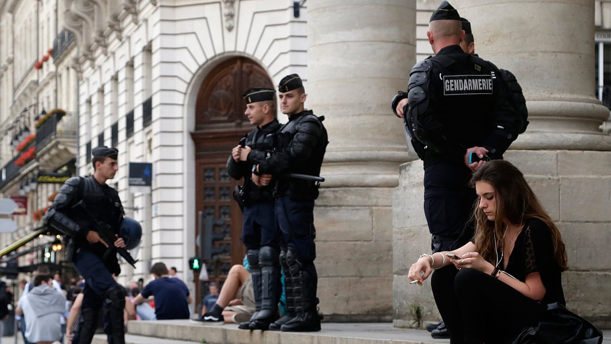 French policemen patrol the Bordeaux city center prior to the Group A soccer match between France and Romania, as part of the Euro 2016 Soccer Championship, in Bordeaux, France, Friday, 10 June  2016. (Photo: AP)