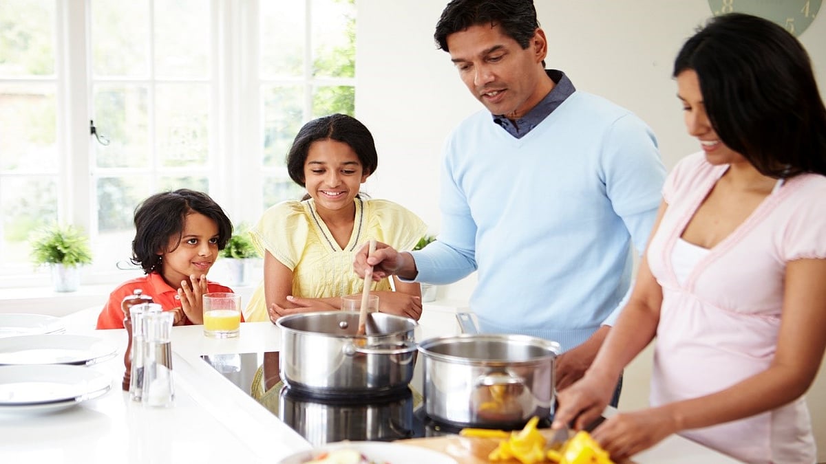 A family that saves together stays together Photo: iStock