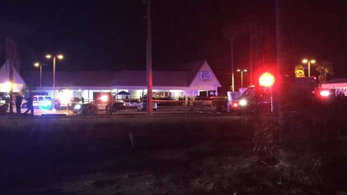 The Club Blu Bar and Grill in Fort Myers, Florida. (Photo Courtesy: Twitter/<a href="https://twitter.com/10NewsWTSP/status/757487385672286208">10 News WTSP</a>)