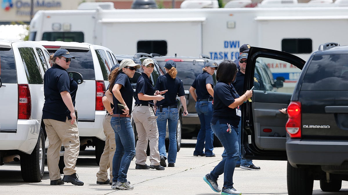 Baton Rouge Police respond to a shooting on police officers near Old Hammond Highway and Drusilla Lane in Baton Rouge on Sunday, 17 July, 2016. (Photo: AP)