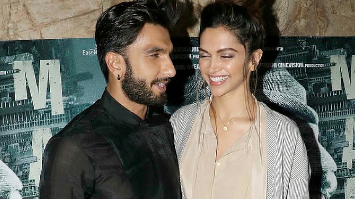 Deepika and Ranveer at the screening of <i>Madaari</i>. (Photo: Yogen Shah)