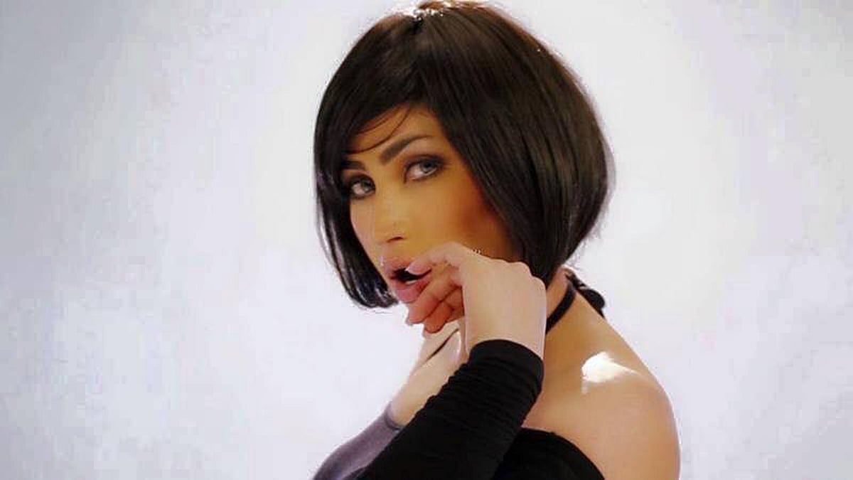 (Photo Courtesy: <a href="https://www.facebook.com/OfficialQandeelBaloch/photos/pb.339947236150035.-2207520000.1468910719./880724932072260/?type=3&theater">Facebook/Qandeel Baloch Official</a>)
