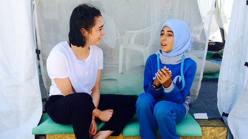 Game of Thrones cast members visit Syrian refugee camps in Athens, Greece (Photo: Twitter Screengrab)