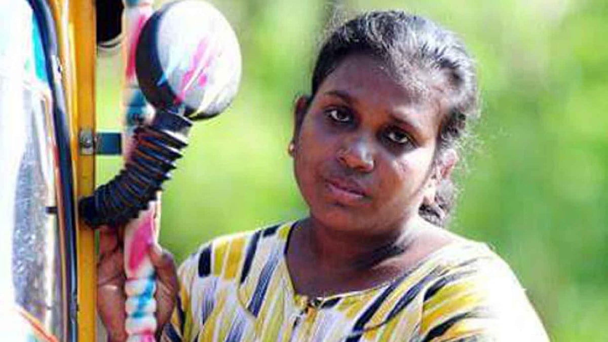 Chitralekha, the first Dalit woman to drive an auto-rickshaw in Kerala in 2005. (Photo: Indiaspend)