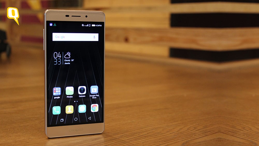 Coolpad Mega 2.5D offers a decent performance on a budget, but is it worth your money? (Photo: <b>The Quint</b>)